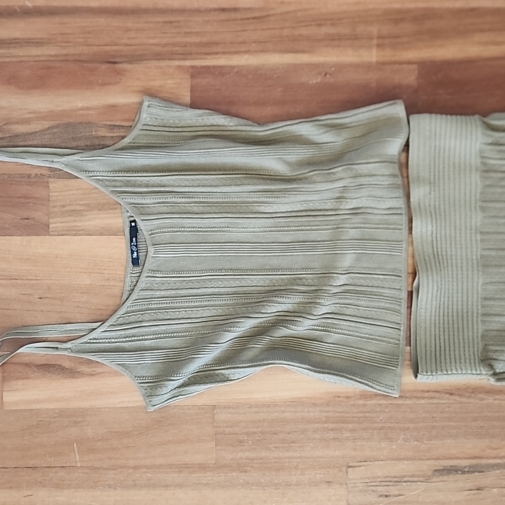 Nic + Zoe, 98% Silk, Skirt & Top Matching Set, Luxury Brand, GORGEOUS, NWOT 😍